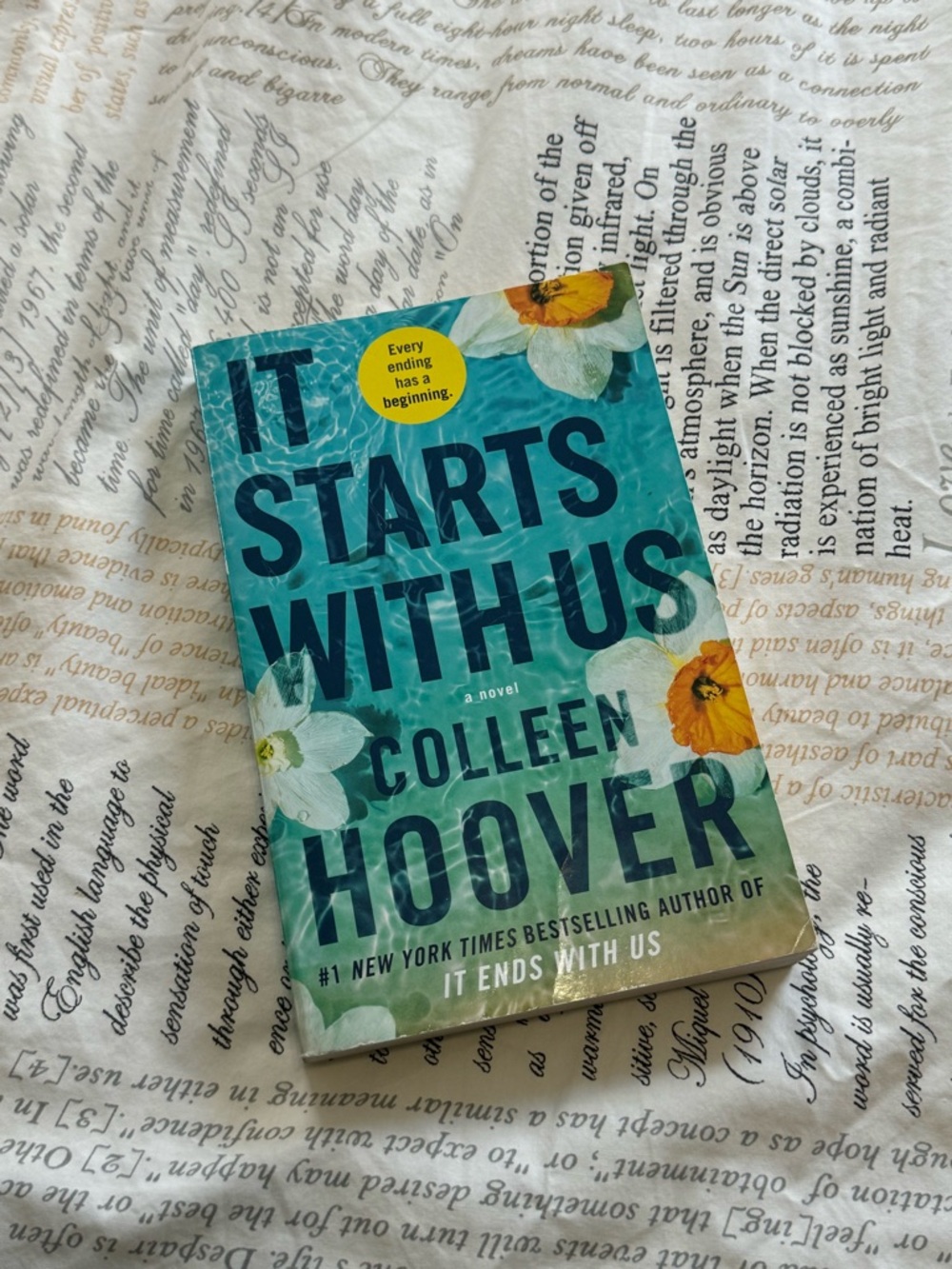 It Starts With Us by Colleen Hoover - Paperback
